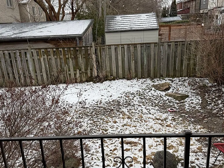 264 Monarch Park Ave #5 — Photo 8