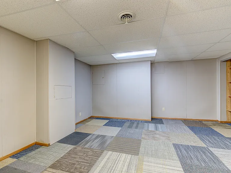 15481 Duxbury Way — Photo 34