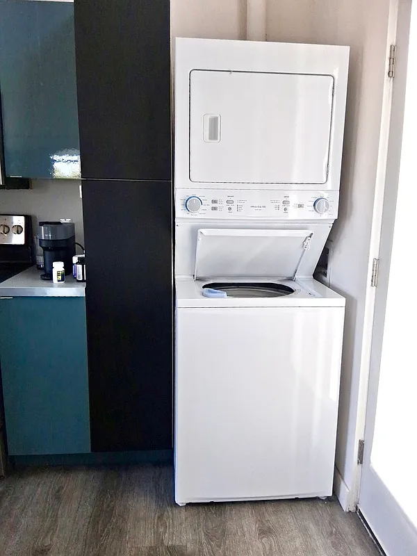 2 bed, 2.0 bath, 1200 sqft, $3,450 — Photo 3