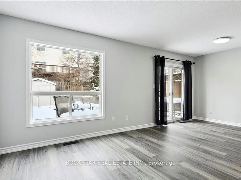 159 Henhoeffer Cres — Photo 22