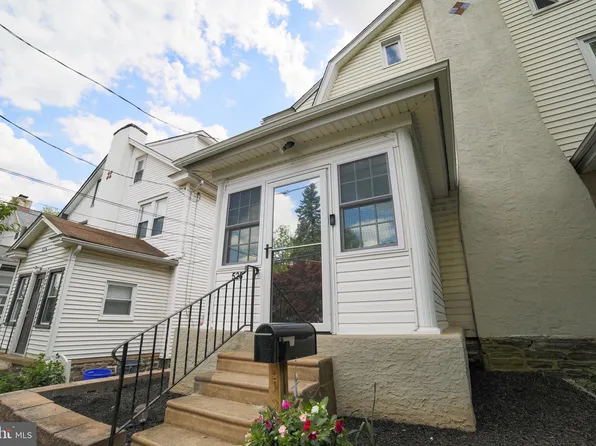 528 Wales Rd, Havertown, PA 19083