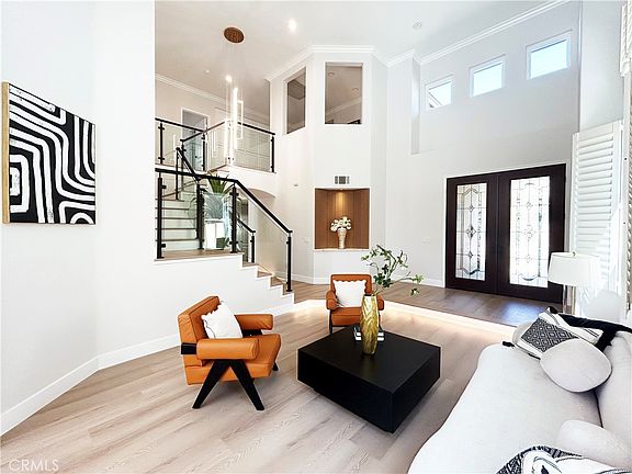 3rd image of 56 Tessera Ave