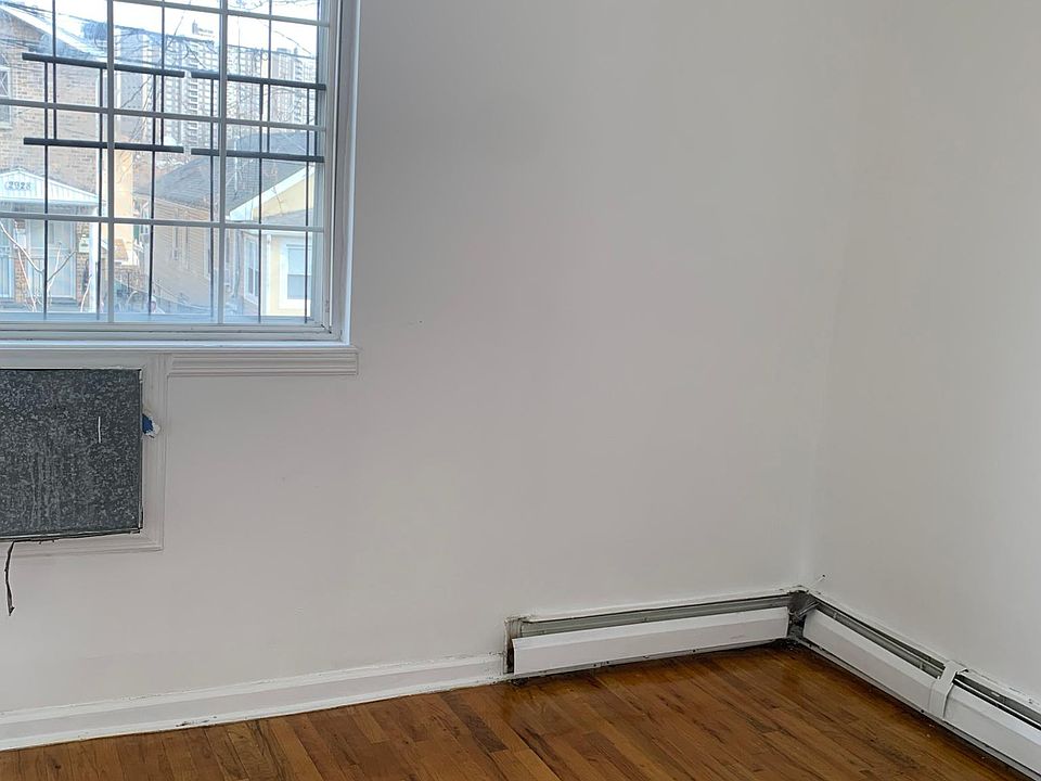 1st image of 2929 Wickham Ave #2