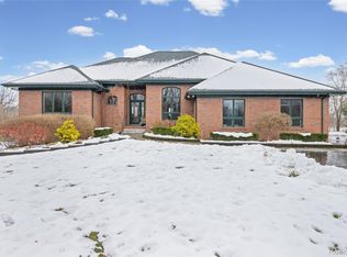 3520 Blue Heron Ct, Ypsilanti, MI 48198