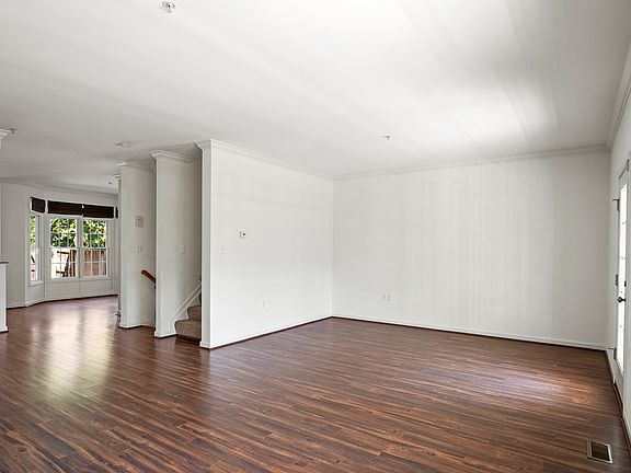 Living Room (alt view)
