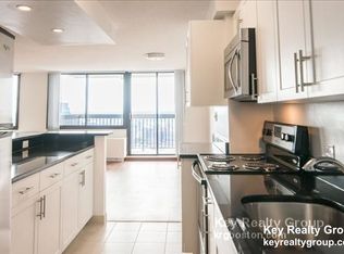 1 Longfellow Pl #3, Boston, MA 02114