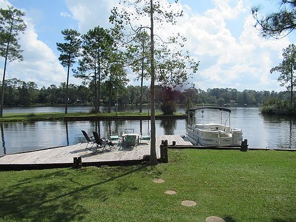 3rd image of 913 W Lakeshore Dr