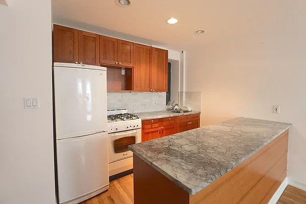 Rented by Compass | media 22