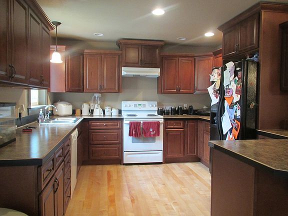 3rd image of 530 E Dartmoor Dr