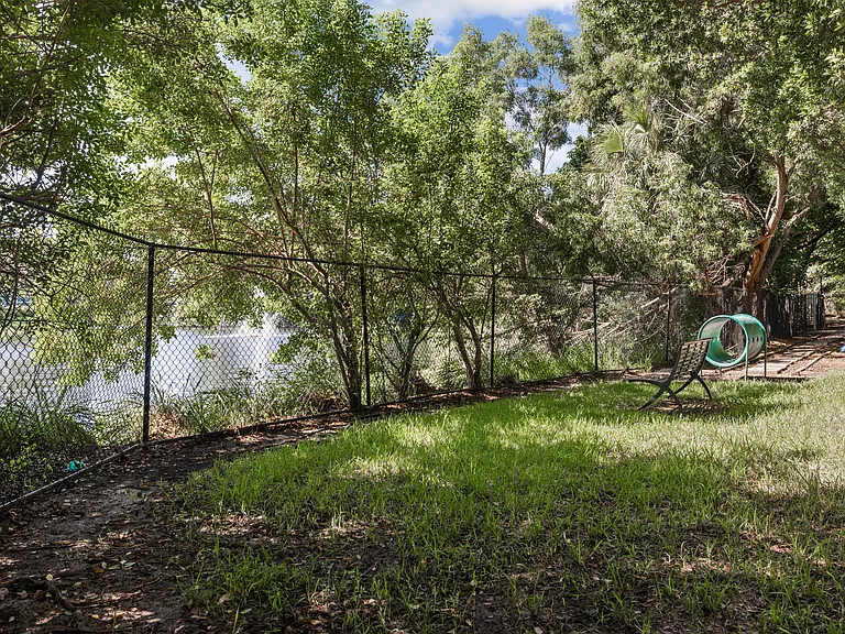 Bell Kendall West — Photo 43
