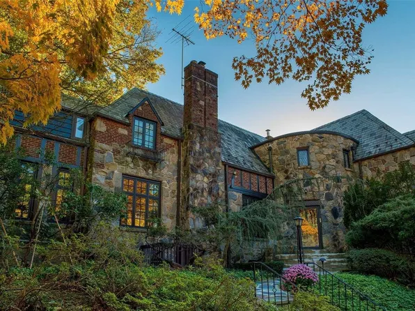 48 Deepdale Drive, Great Neck, NY 11021