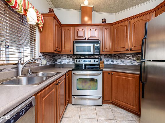 4th image of 1935 E TORREY PINES Lane