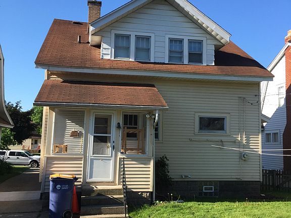 2nd image of 933 Lake Michigan Dr NW