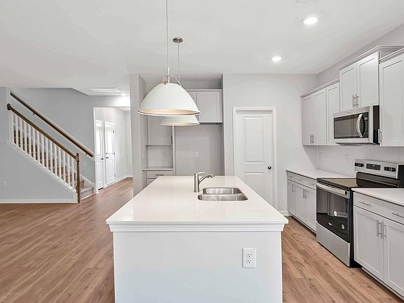 3rd image of 294 White Azalea Way