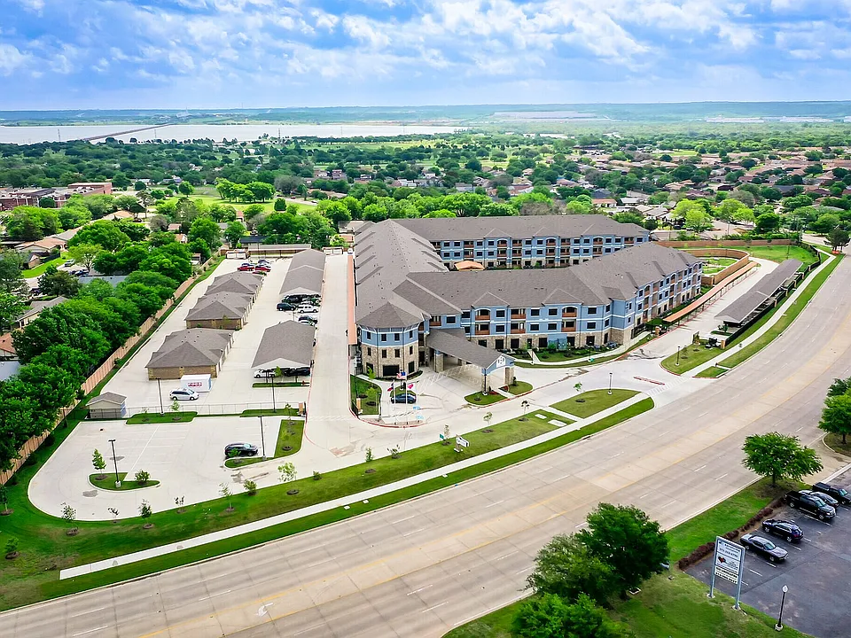 Exterior Photo Retreat at Grand Prairie