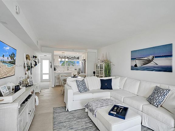 5th image of 500 SE 21st Ave APT 504