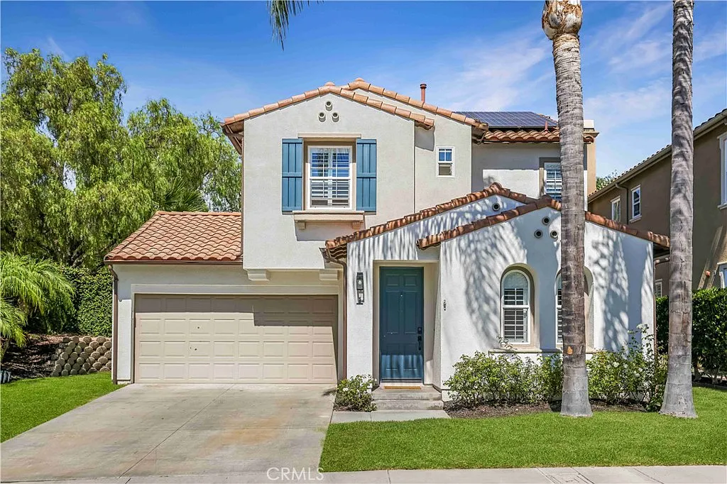 3 bed, 2.5 bath, 2237 sqft, $6,100 — Photo 1