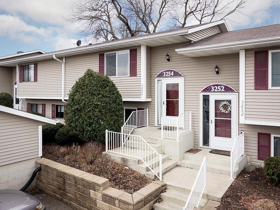 3 Bedroom, 2 Bathroom Townhome in Eagan.