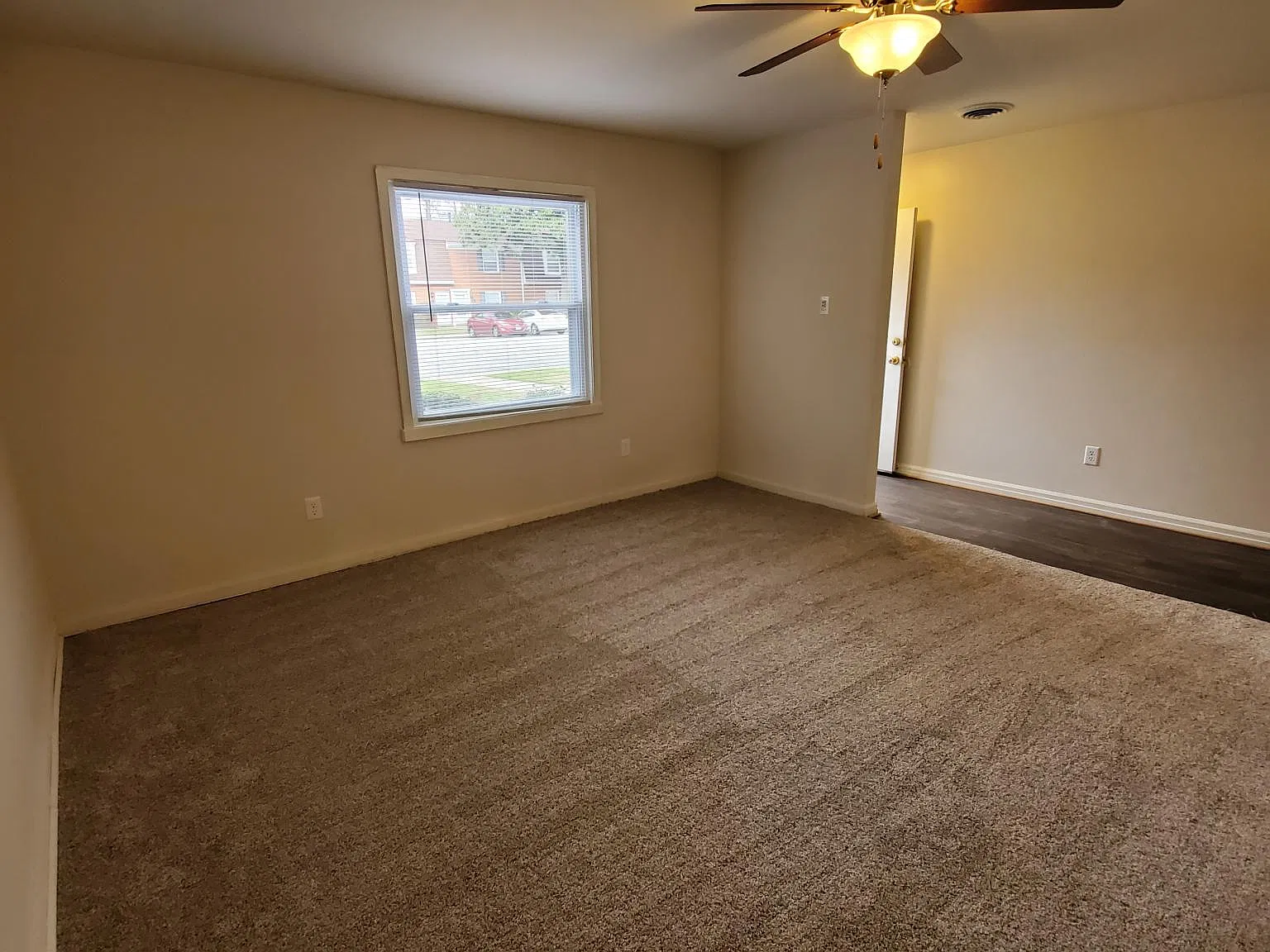 2 bed, 2.5 bath, 1332 sqft, $1,990 — Photo 3