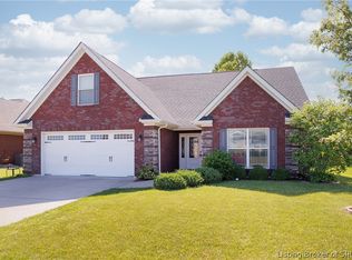 5716 Sugar Berry Ln, Jeffersonville, IN 47130