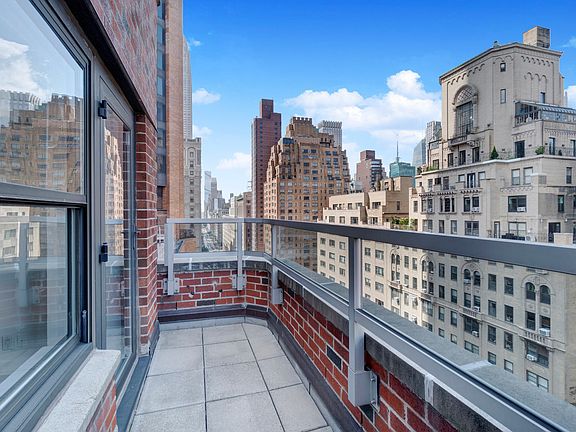 3rd image of 120 E 34th St APT 21E