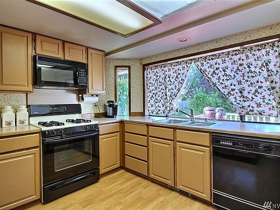 2nd image of 408 Sawmill Ct SE