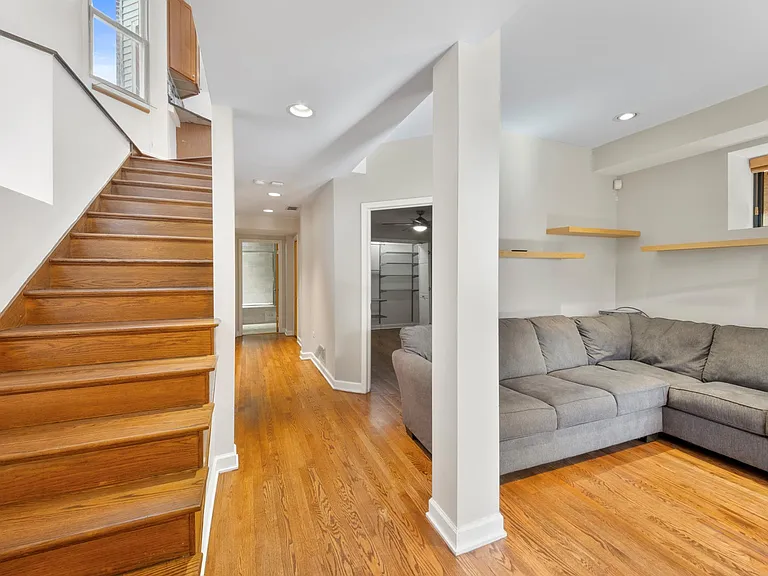 1420 W Erie St #1F — Photo 19