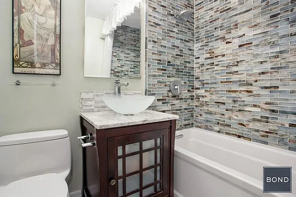 Sold by Bond New York | media 5