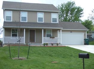 1529 E 28th Ter, Lawrence, KS 66046