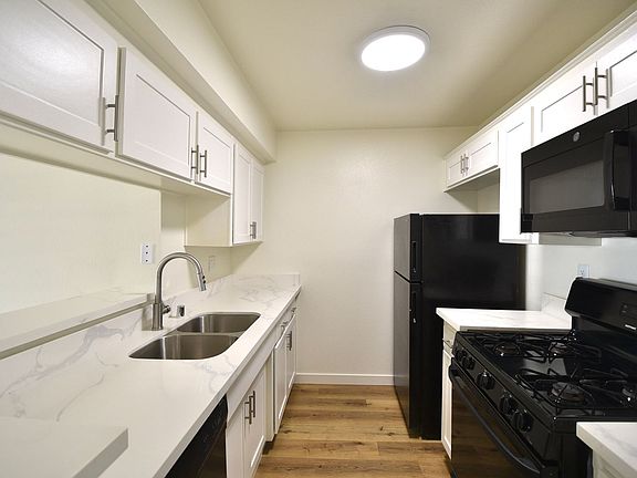 4th image of 11035 Otsego St APT 110