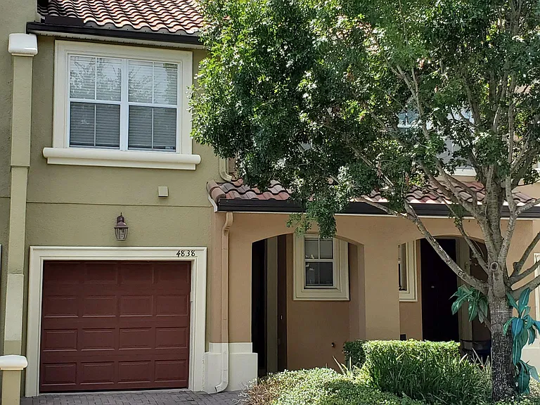 4838 Luge Ln — Photo 2