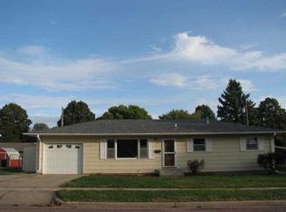 502 Burgess Rd, Yankton, SD 57078
