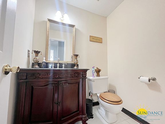 5th image of 501 E Timberlake Dr