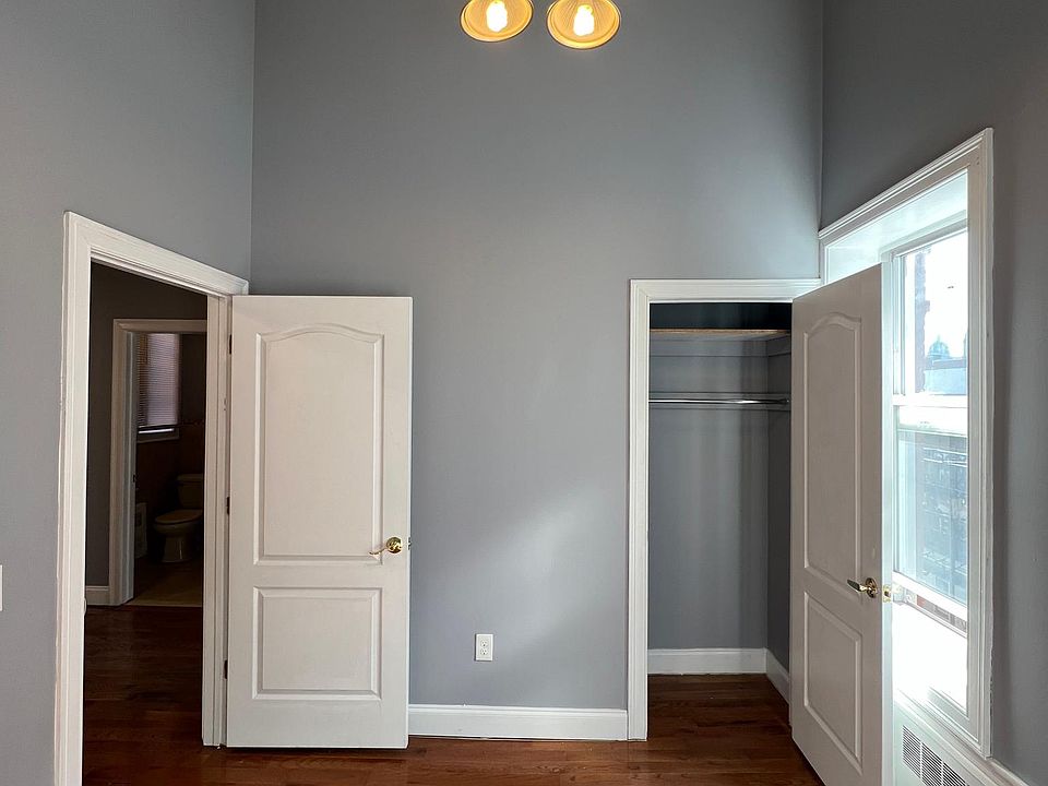 2nd image of 808 22nd St #2EE