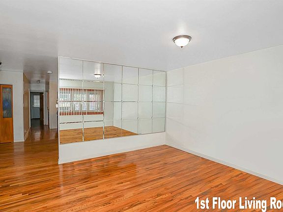 4th image of 10421 Rockaway Blvd