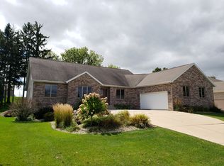 9701 Shadow Wood Dr, Verona, WI 53593
