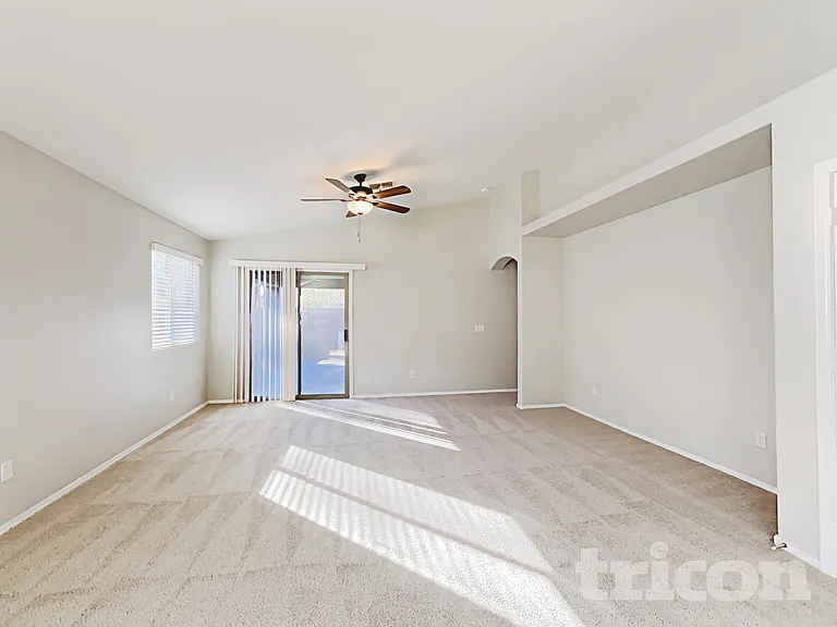 45539 W Sky Ln — Photo 2