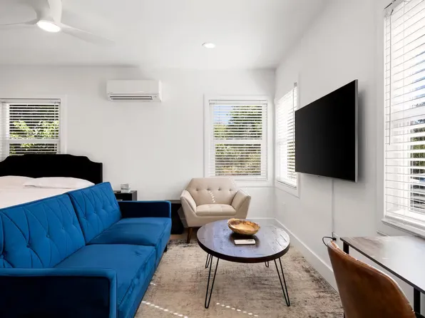 4211 F St, Sacramento, CA 95819