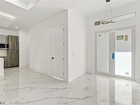 5th image of 710 Sheldon Ave