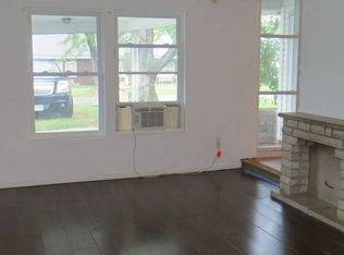 2428 E Meadowmere St, Springfield, MO 65804