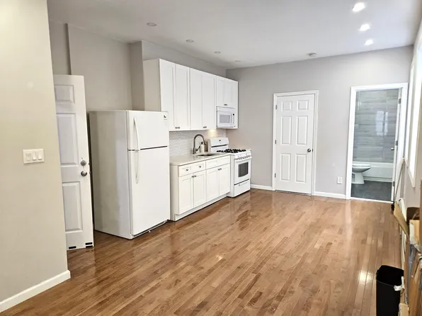 142 West Side Avenue image 5 of 19