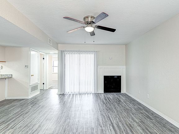 5th image of 4010 NW Ozmun Ave #C