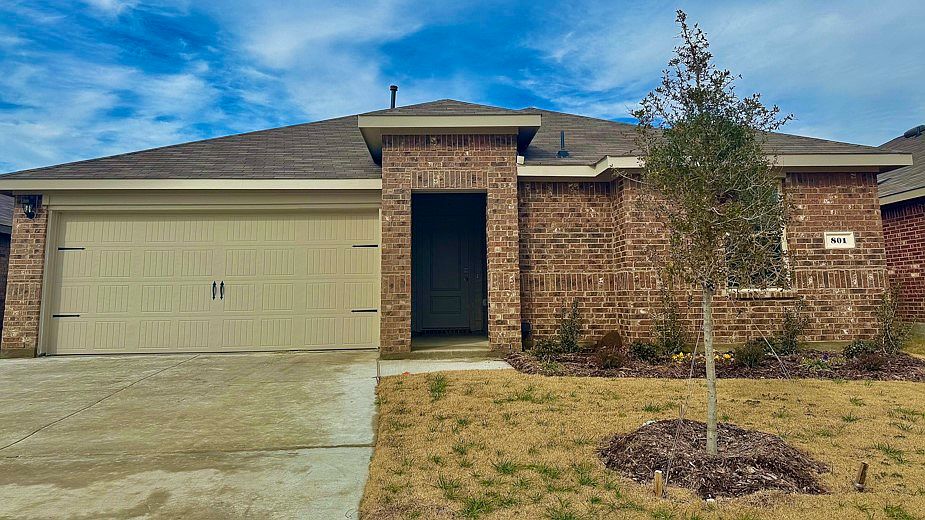 1st image of 801 Riverbrook Ln