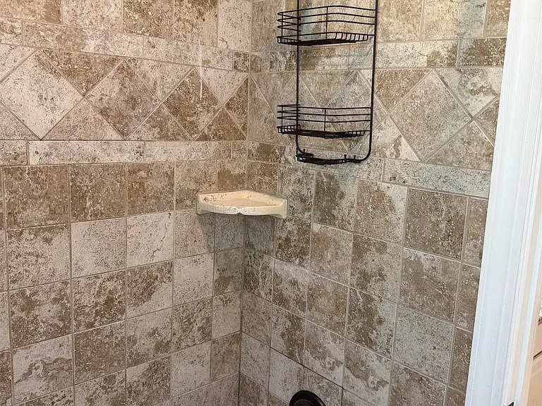 4 Bordeaux Ct — Photo 20