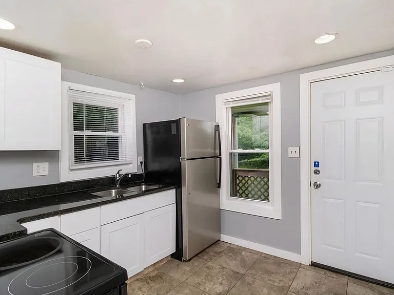 20954 Rensselaer St — Photo 13
