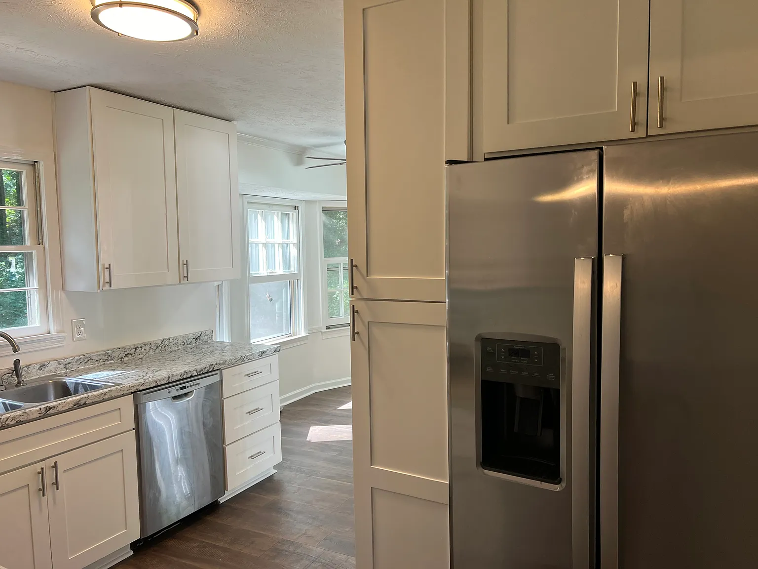 3 bed, 1637 sqft, $2,100 — Photo 2