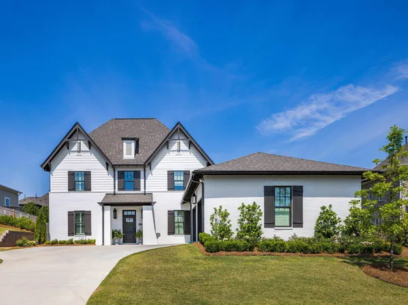 900 E Stonecrest Ct, Birmingham, AL 35242