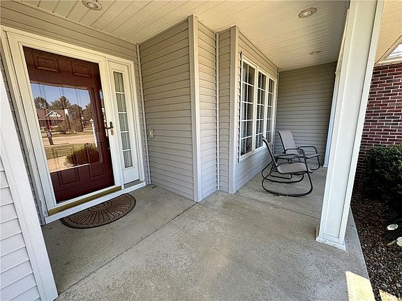 4th image of 4504 Wilshire Dr S