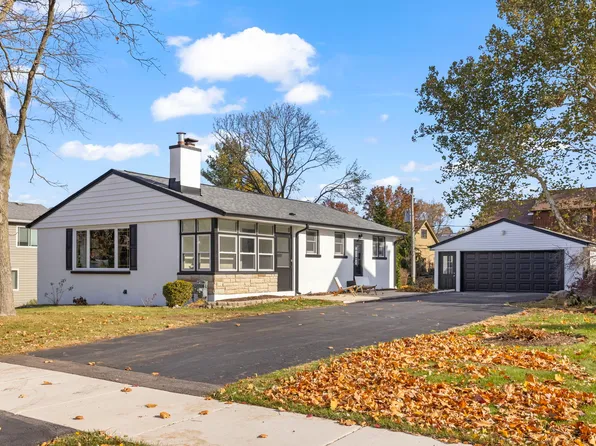 521 Lindley Ave, Westmont, IL 60559