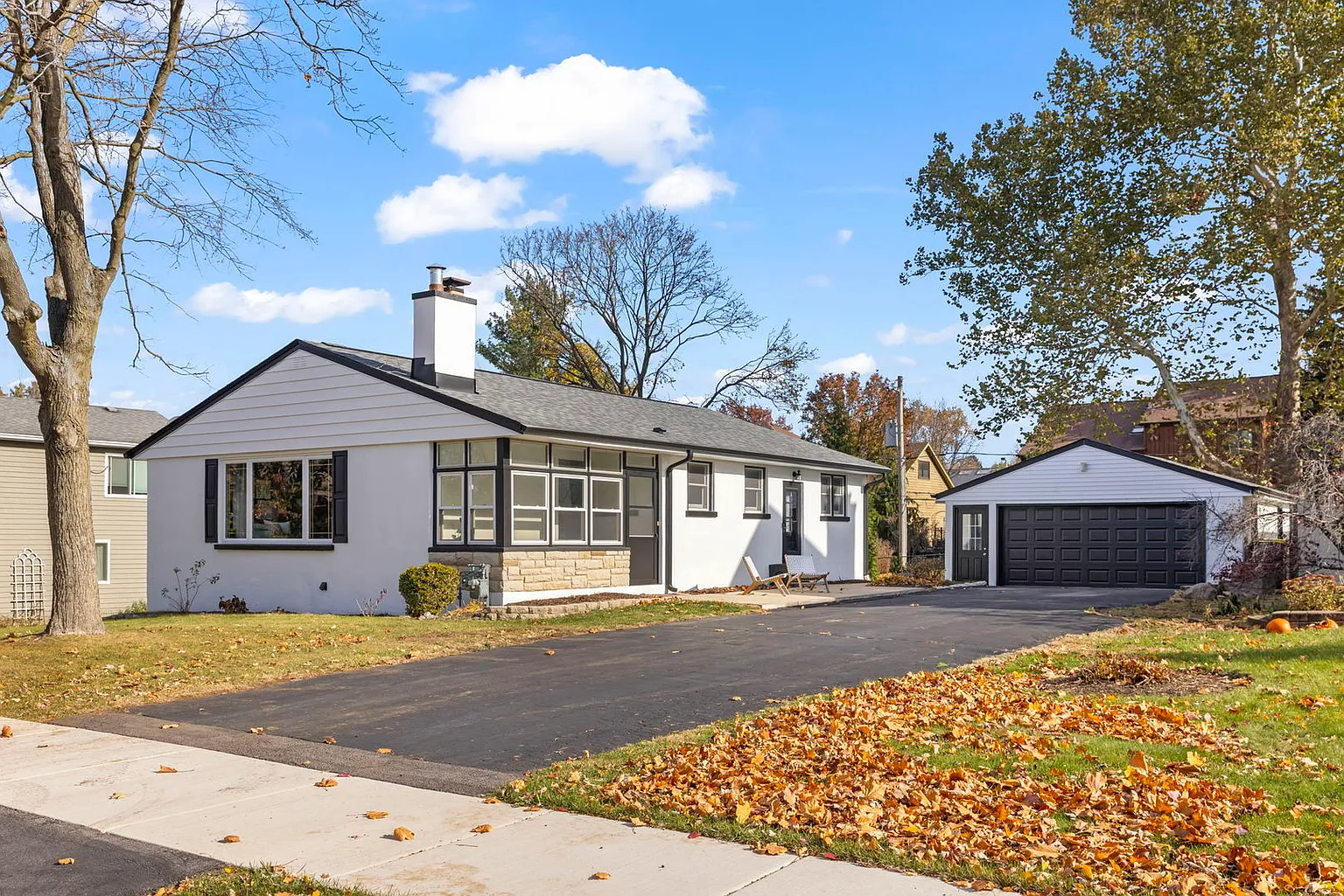 521 Lindley Ave photo 1